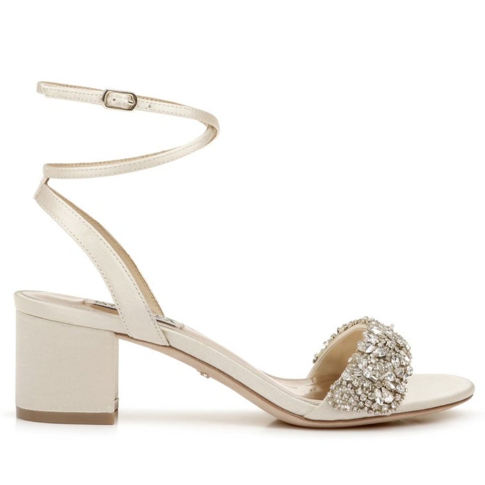 Badgley Mischka Jada Size 9 Ivory Crystal Embellished Block Heel Sandals